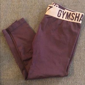 Gym shark leggings